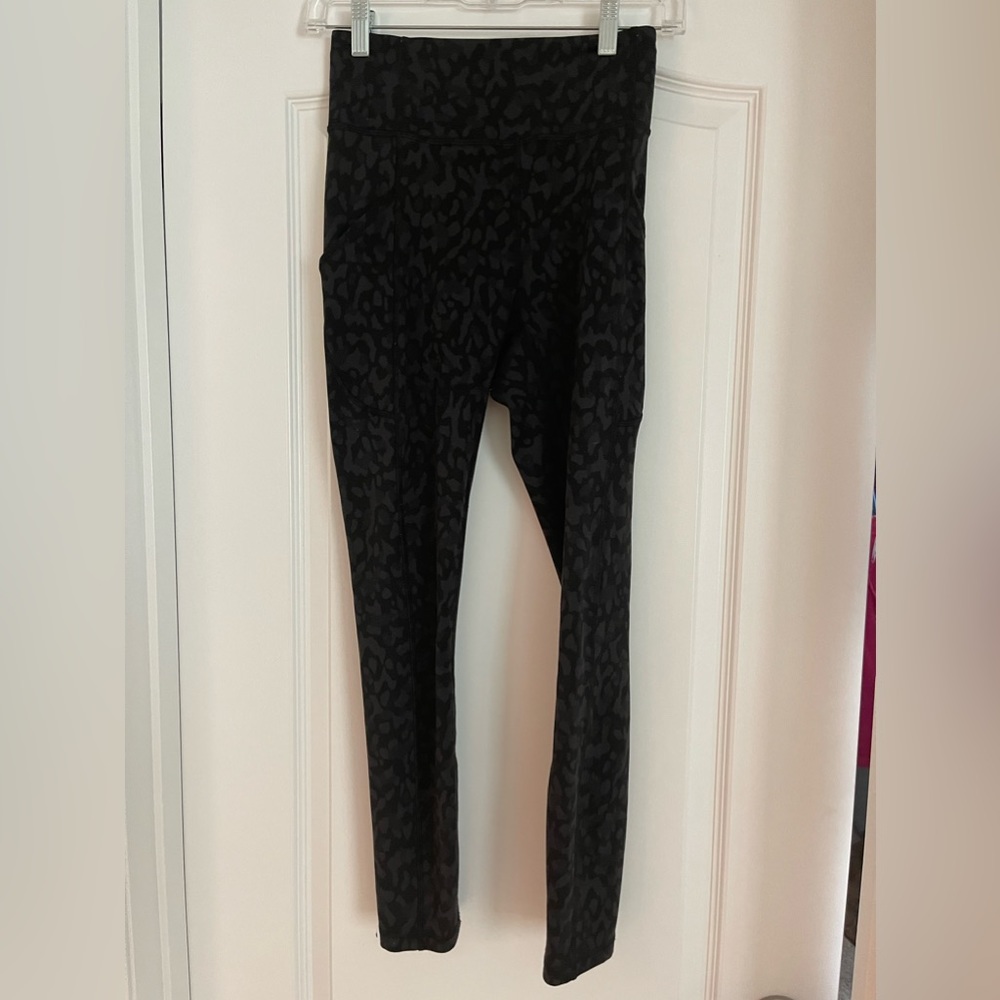 Lululemon HR Invigorate Tight 27” (Leopard Print, Sz 6)
